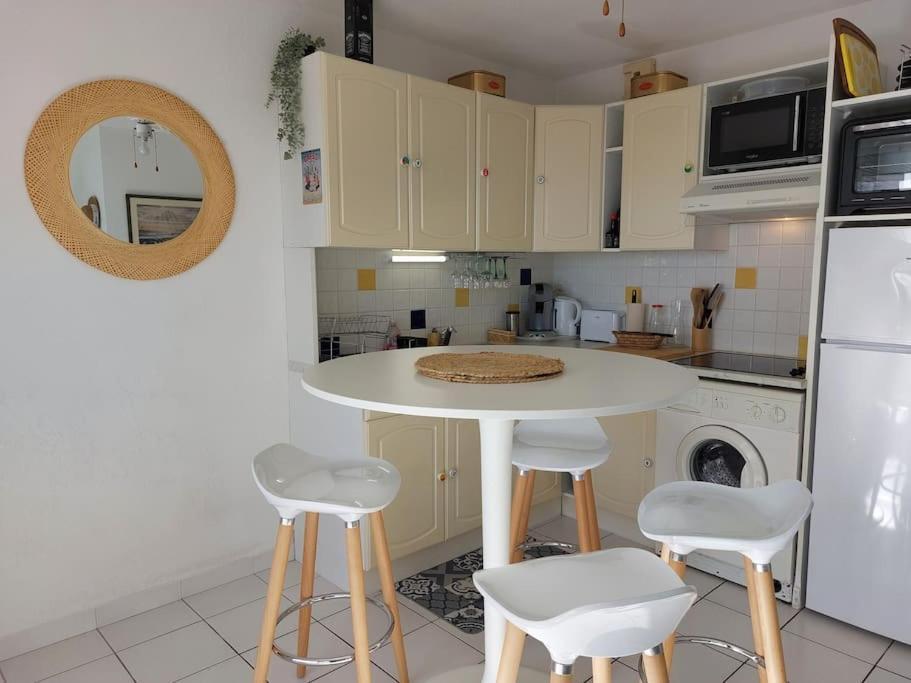 Cosy Appartement Les Pieds Dans Le Sable Le Barcarès Exterior foto